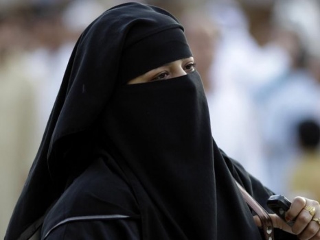 أم ترفض الصفح والعفو عن ابنتها المتوفاة
