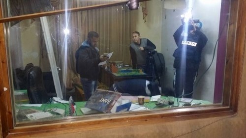 الاحتلال يغلق إذاعة"دريم" ويسلم اثنتين تهديداً بإيقاف البث