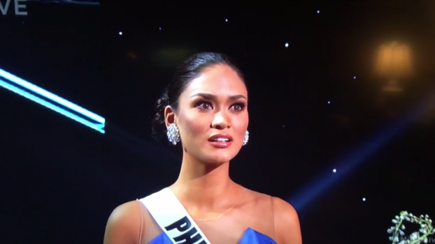 (فيديو) مقدم حفل ملكة جمال الكون 2015 يخطئ باسم الفائزة ويتسبب في حالة هرج