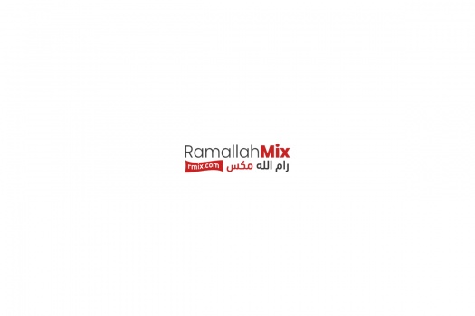 عراقي يكفل ثلاثين يتيما ببيته