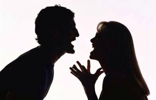 تعليق على "الفيسبوك" تسبب بمشاجرة بين زوجين أردنيين