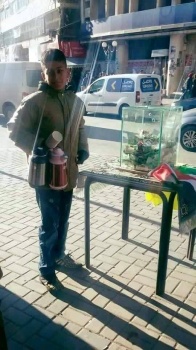 بائع قهوة يتبرع بمبيعاته لاعادة بناء منازل هدمها الاحتلال في نابلس