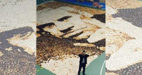 فنان فلسطيني يدخل موسوعة &laquo;غينيس&raquo; بلوحة من الخبز المحمّص