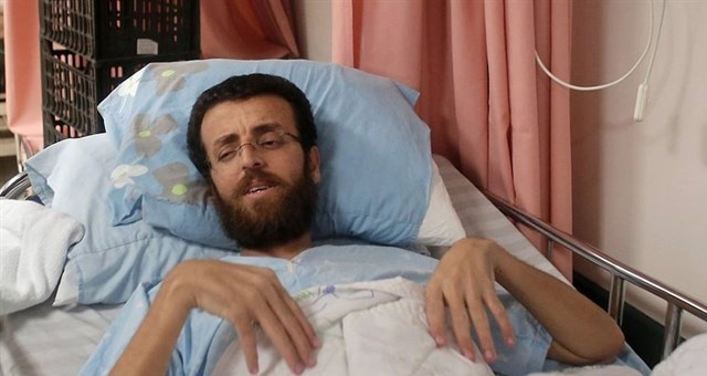 نادي الاسير يطلب نقل القيق لمستشفى فلسطيني