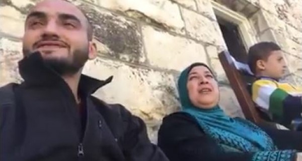 عملية "زحلقة" قطار للاحتلال بقشر الموز .. هل نجحت ؟ (فيديو)