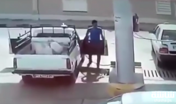 فيديو : أنفجار سيارة فجأة داخل محطة وقود!