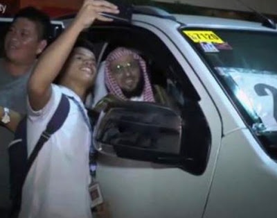 بالفيديو: شاهد لحظة محاولة اغتيال الداعية عائض القرني بالفلبين