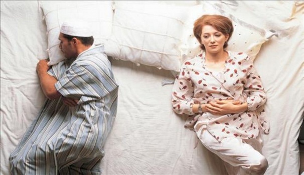 خليجية تطلب من المحكمة إجبار زوجها على معاشرتها 3 مرات يوميّاً وإلا &ldquo;الطلاق&rdquo;!