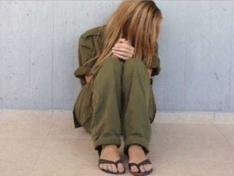 مجندة تفضح "بطل اسرائيل" وتروي كيف اغتصبها!
