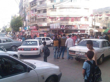 سائق يقدم على حرق نفسه بخانيونس