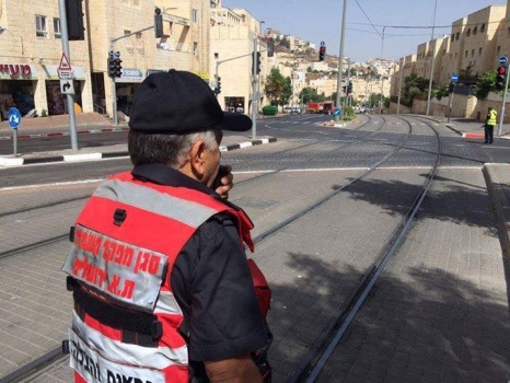 بالصور..إصابة عشرات "الإسرائيليين" بعد انسكاب مادة مسرطنة بالقدس