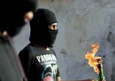 بالصور..مجهولون يضرمون النار في ثلاث مركبات بطولكرم