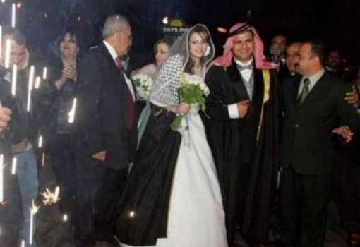 عريس أردني يفاجئ عائلته ويتخذ قراراً هو الأول من نوعه!