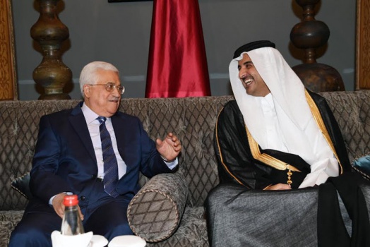 الرئيس يلتقي أمير قطر على مأدبة إفطار