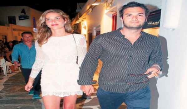 حفل زفاف أسطوري لمصري على عارضة أزياء باليونان