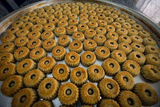 معمول العيد...تراث وتقليد تناقلته الأجيال