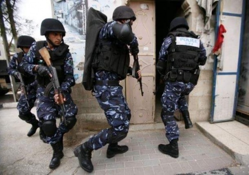 القبض على المتهم الرئيسي بقتل ضابطي أمن في نابلس