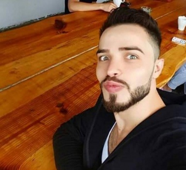شاب اردني يكتب على فيسبوك قبل وفاته بساعة : حاس الموت قريب مني سامحوني ..صورة