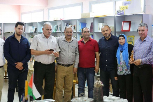 بالتعاون مع مؤسسة محمود عباس النائب الأردني طارق خوري يفتتح 10 مختبرات حاسوب في مخيمات الضفة والقدس