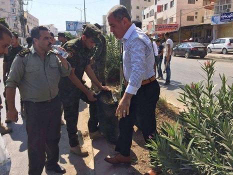 بالصور..إطلاق حملة نظافة في جنين تحت شعار "يوم لبلدنا"