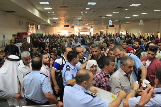 إعتباراً من صباح الأحد: السفر عبر "الجسر" بحجز مسبق
