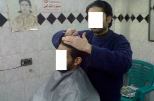 لن تصدقوا ماذا وجد حلاق أردني في رأس زبون!