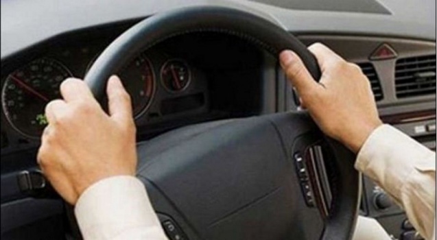 سائق برفح يجد كرتونة بها 170 هاتف ذكي ويعيدها لصاحبها لينال هذه الجائزة؟!