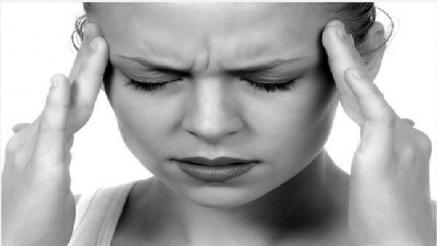 8 أسباب تجعل النساء أكثر عرضة للصداع النصفي
