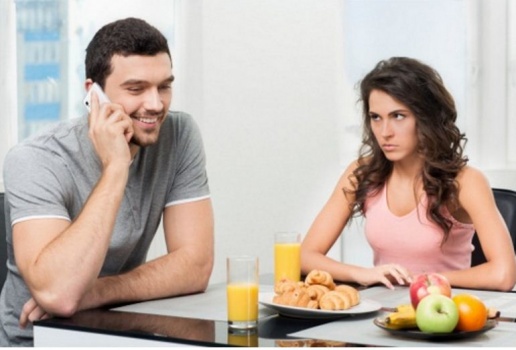 انا هون انصدمت !! حسيت الدنيا عم بتلف حواللي ومش قادرة اصدق يللي سمعته !!