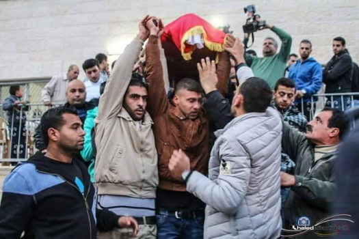 جماهير طولكرم تشيع جثمان الشهيد وائل أبو صالح (صور وفيديو)
