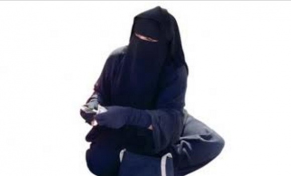 مواطنون في الاردن يشتكون من متسولة تضعهم بين خيارين غريبين .. تفاصيل