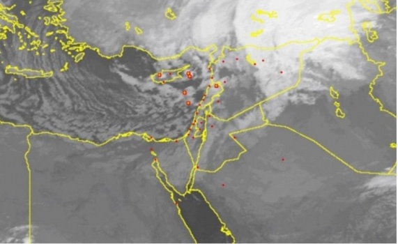 الغيوم الماطرة قبالة سواحل فلسطين والشام..ورياح باردة جداً بدءاً من الظهر والعصر