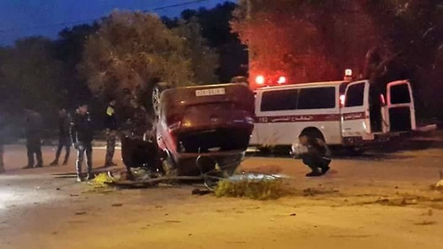 الدفاع المدني يتعامل مع حادث إنقلاب مركبة جنوب جنين