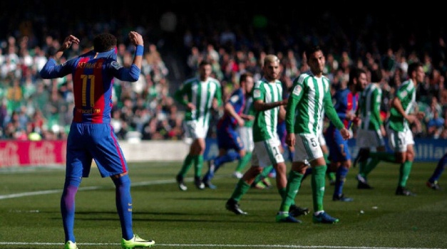 بيتيس يعطل برشلونة.. ويجبره على التعادل