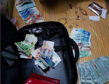 مصادرة أموال وسيارات لعائلات شهداء وأسرى