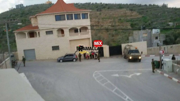 بالصور..الاحتلال يعيق تحركات المواطنين في قرية العرقة غرب جنين