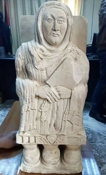 الشرطة تحبط عملية بيع وتهريب تمثال اثري نادر يعود لحقبة تاريخية قديمة جدا.