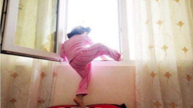 بغزة.. بعد سقوطها من الطابق الثالث.. استيقظت تبحث عن شيكل!