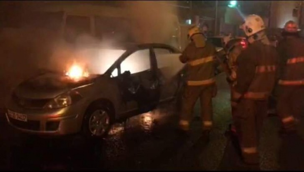 إحتراق مركبة في بلدة قباطية جنوب جنين بعد القاء زجاجه حارقه بداخلها