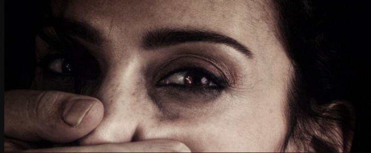 اغتصبوها لساعاتٍ على الهواء مباشرةً.. جريمةٌ بشعة في بثٍّ حي على فيسبوك
