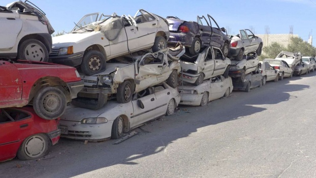 الشرطة تتلف 80 مركبة غير قانونية في نابلس