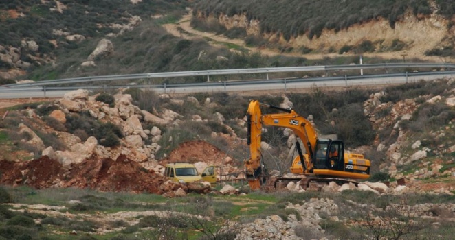 تجريف أراضٍ زراعية فلسطينية لصالح بؤر استيطانية في جنين وبيت لحم