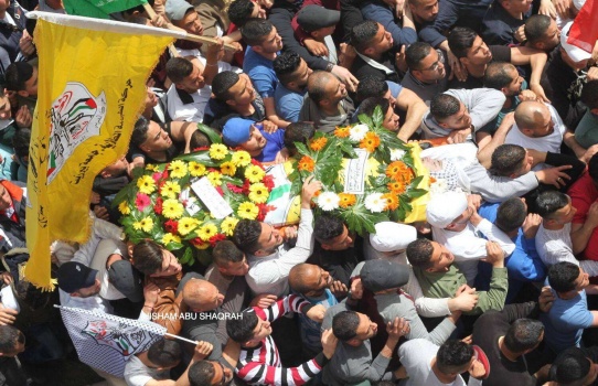 صور: تشييع جثمان الشهيد الفتى جاسم نخلة في مخيم الجلزون