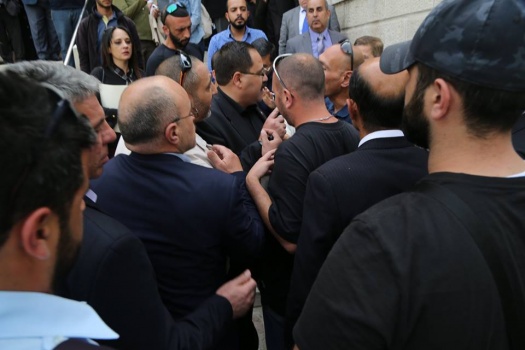 بالصور..مخابرات الاحتلال تحتجز الوزير صيدم في القدس ويفض بالقوة ندوة حول التحريض الإسرائيلي