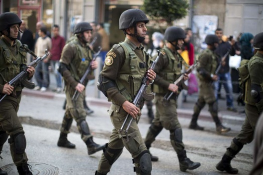 قريبًا.. العسكري الفلسطيني يتقاعد بعد 15عامًا.. ويحصل على 70%من راتبه