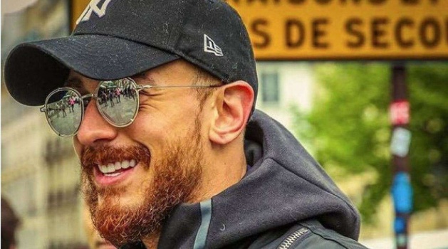 شاهد لمجرد يرقص بعد إطلاق سراحه.. وهذا تعليقه الأول