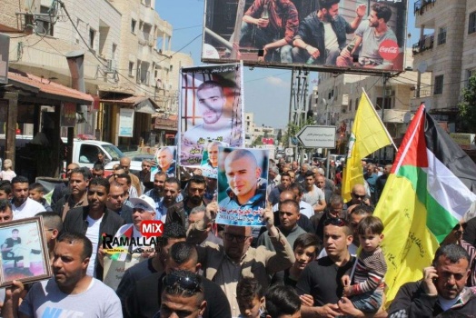 بالصور.. اعتصام ومسيرة حاشدة في جنين تضامنا مع الأسرى