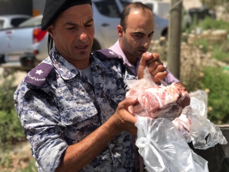 بالصور..ضبط واتلاف كمية لحوم فاسدة في جنين
