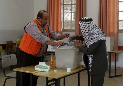 700 ألف مواطن يتوجهون لانتخاب ممثليهم في 145 هيئة محلية بالضفة