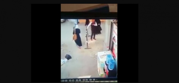 فيديو +18 .. لحظة قتل شرطي مصري برصاصة بالرأس بوضح النهار امام الناس